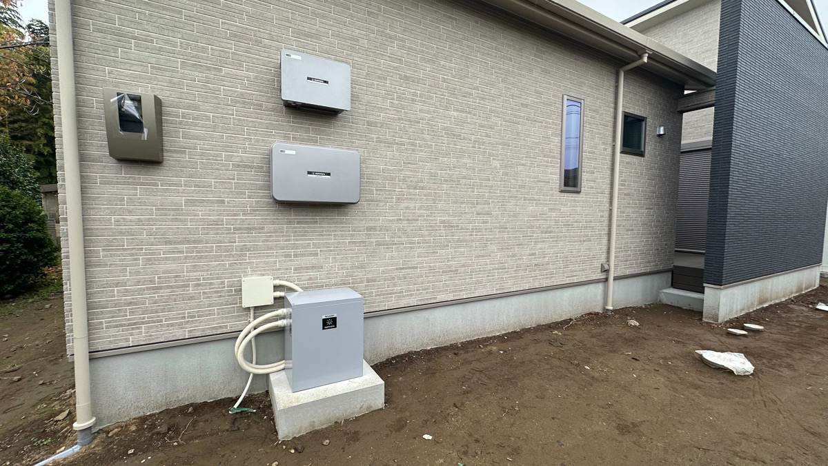 世田谷区の施工事例:蓄電池とパワーコンディショナの設置